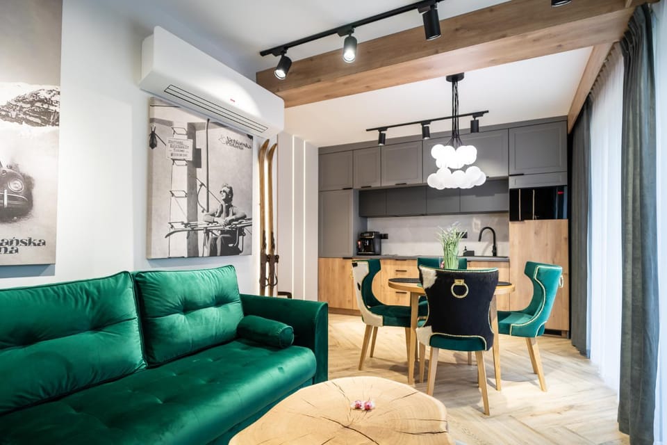 Kitchen or kitchenette, Living room, Seating area