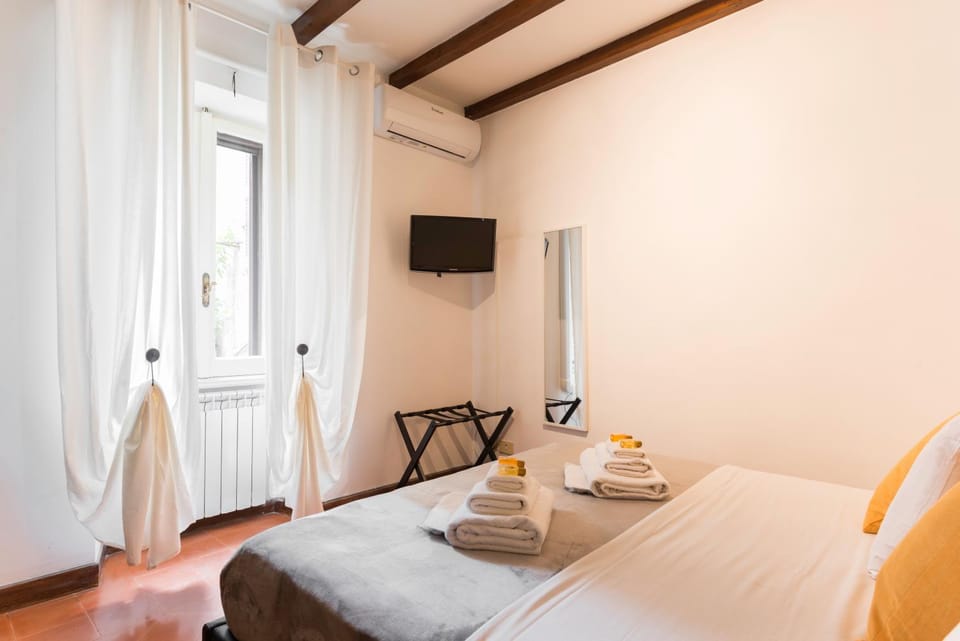 Bed, TV and multimedia, Bedroom, air conditioner