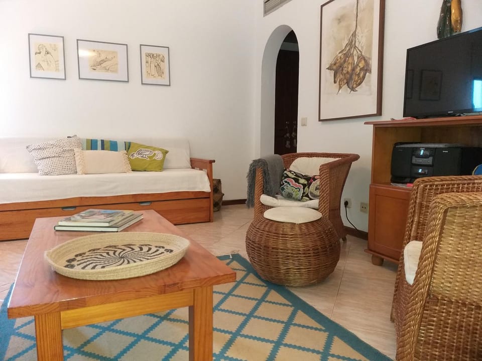 Communal lounge/ TV room, TV and multimedia, Living room