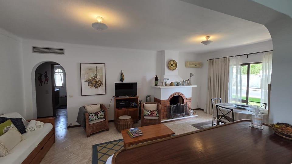 Bed, Living room, Dining area
