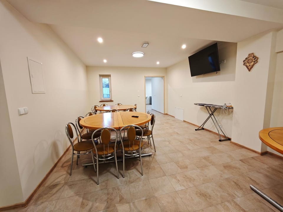 Communal lounge/ TV room, TV and multimedia