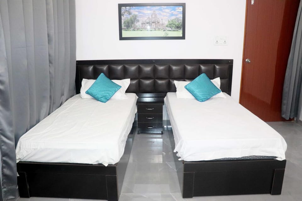 Bed, Photo of the whole room, Bedroom, Landmark view, Breakfast
