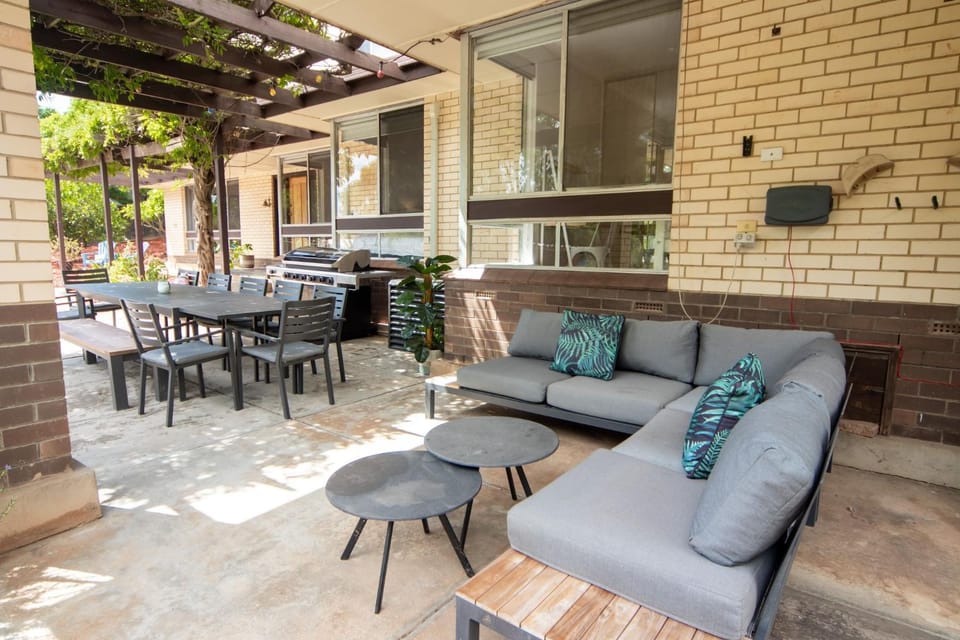 Day, View (from property/room), Balcony/Terrace, Balcony/Terrace, Seating area, Dining area