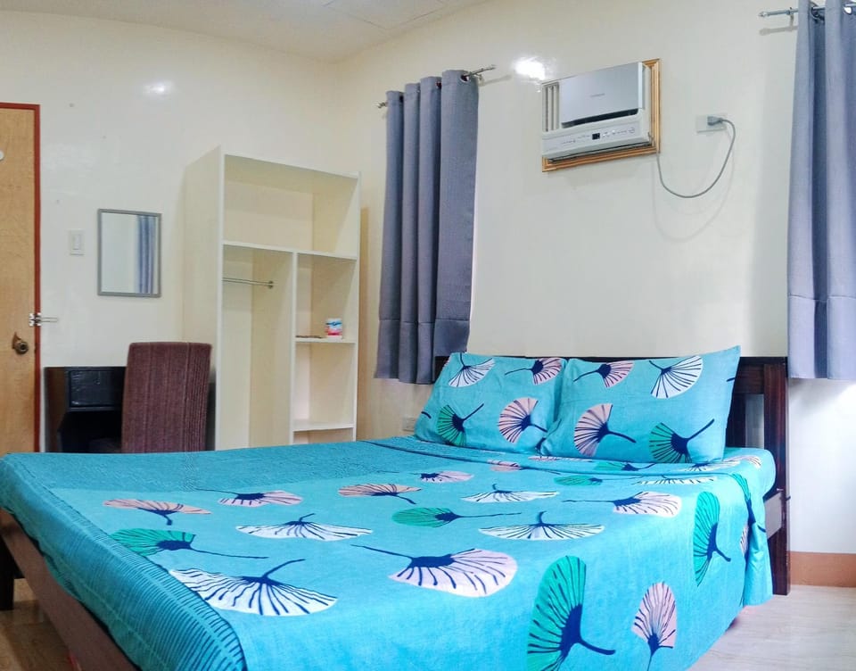 Bed, Photo of the whole room, Bedroom, air conditioner