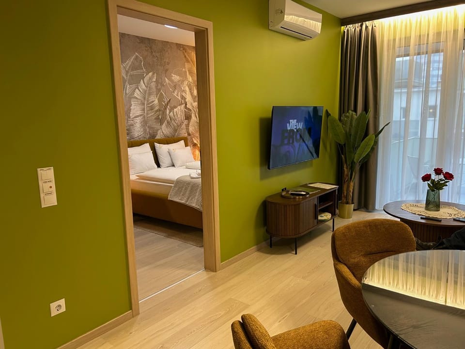 TV and multimedia, Living room, Bedroom