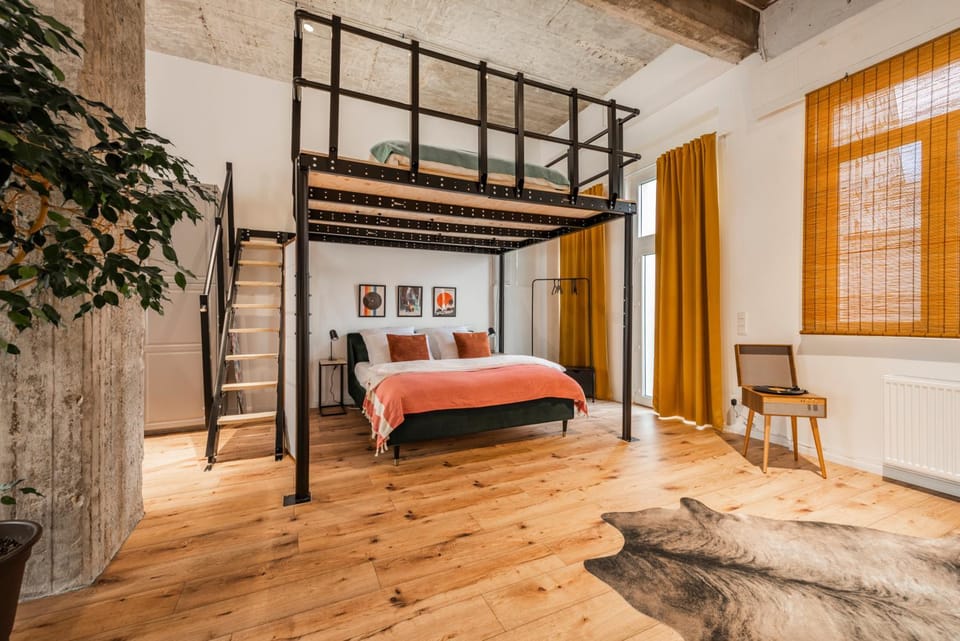 Bed, bunk bed