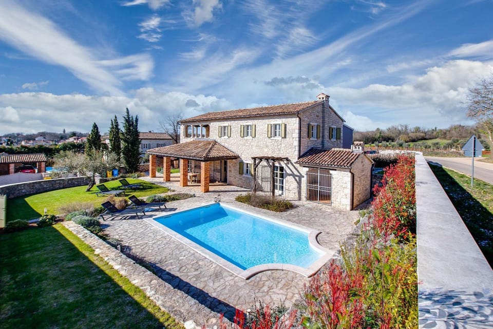 Property building, Swimming pool