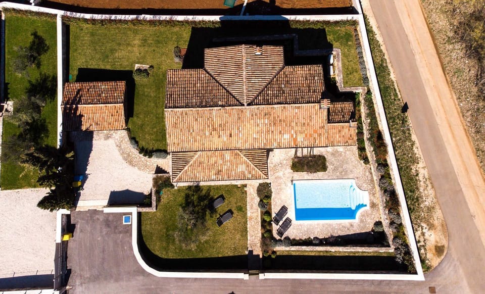 Property building, Bird's eye view