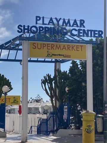 Supermarket/grocery shop