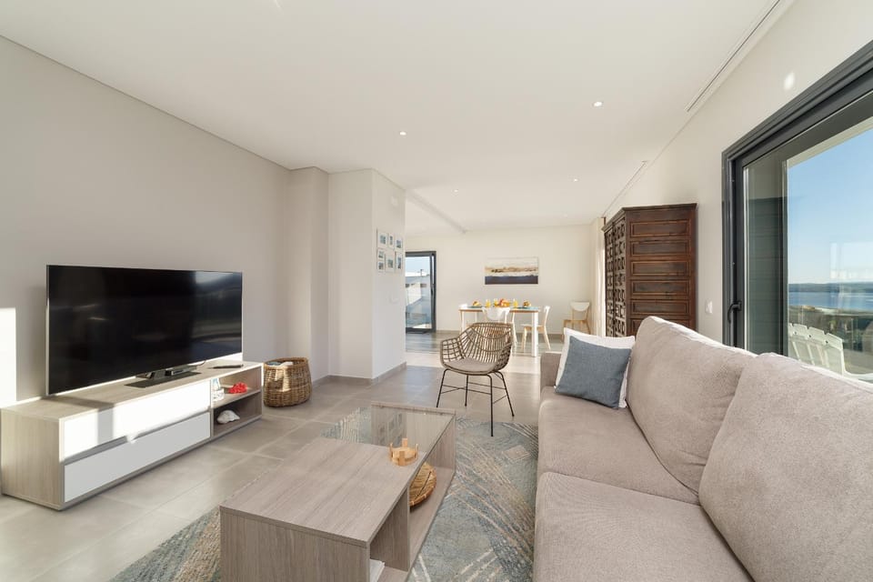 Communal lounge/ TV room, Living room