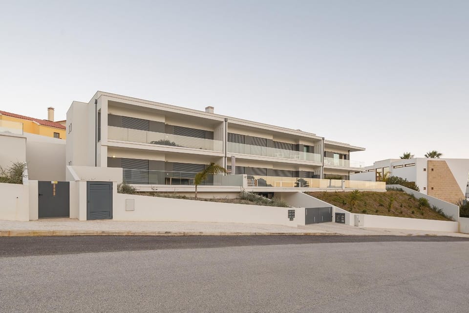 Property building, Facade/entrance, Off site