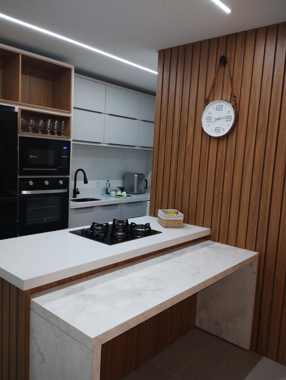 minibar, stove