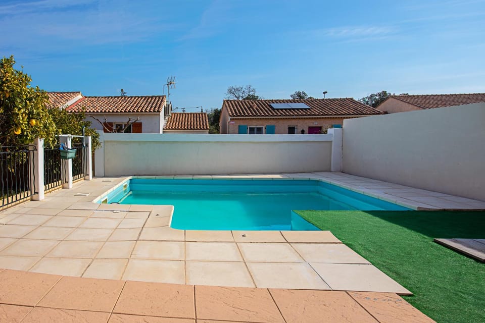Property building, Swimming pool