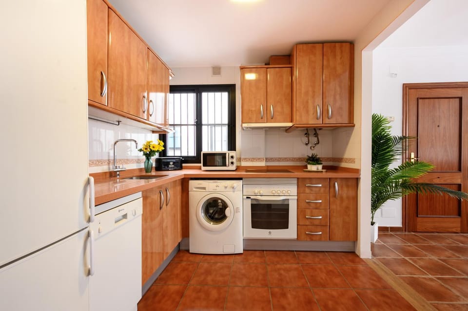 Kitchen or kitchenette, dishwasher, minibar, pet friendly, stove, toaster, washing machine, dryer