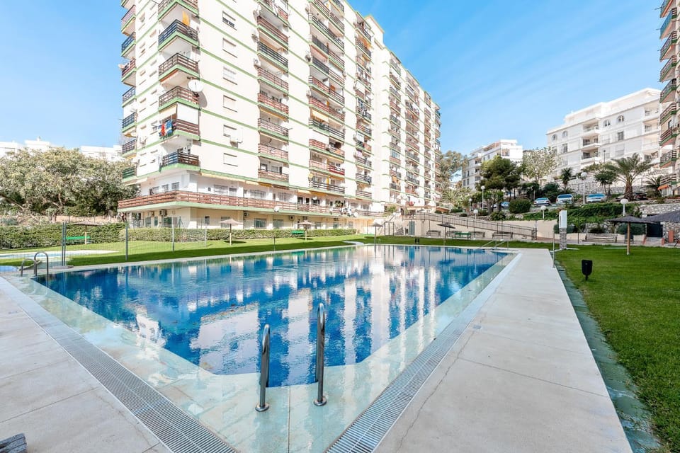 797 Holiday Rentals - Luminoso y reformado apartamento para 2 Apartment in Benalmadena