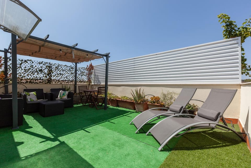 Property building, Balcony/Terrace, Living room