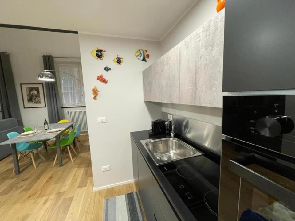 Kitchen or kitchenette, Living room, Seating area, Dining area, minibar, pet friendly, stove