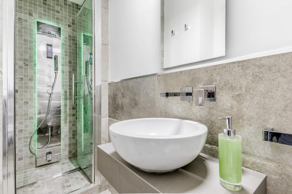 Shower, Bathroom