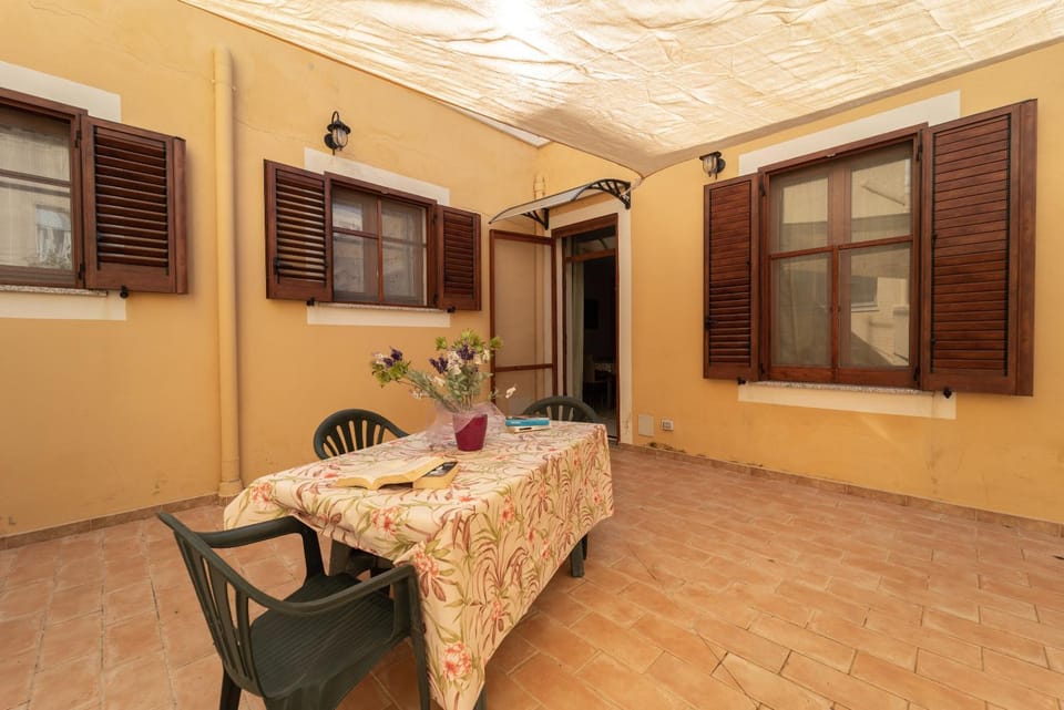 Inner courtyard view