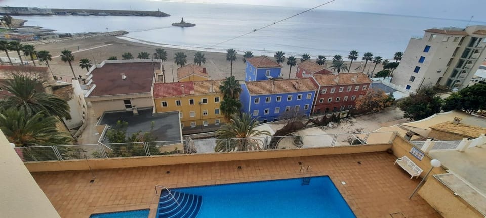 Pool view, Sea view