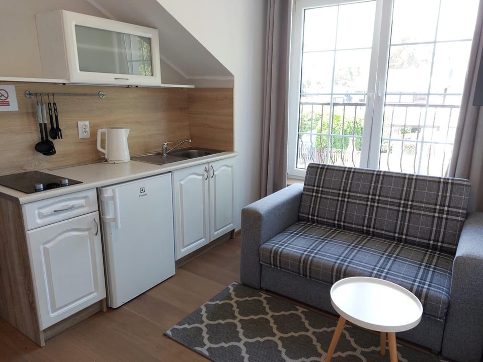 Kitchen or kitchenette, Living room, furniture