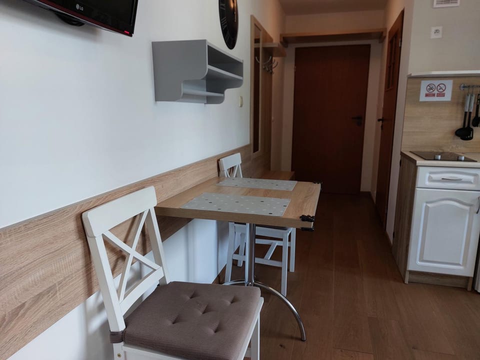 Kitchen or kitchenette, Living room, Dining area