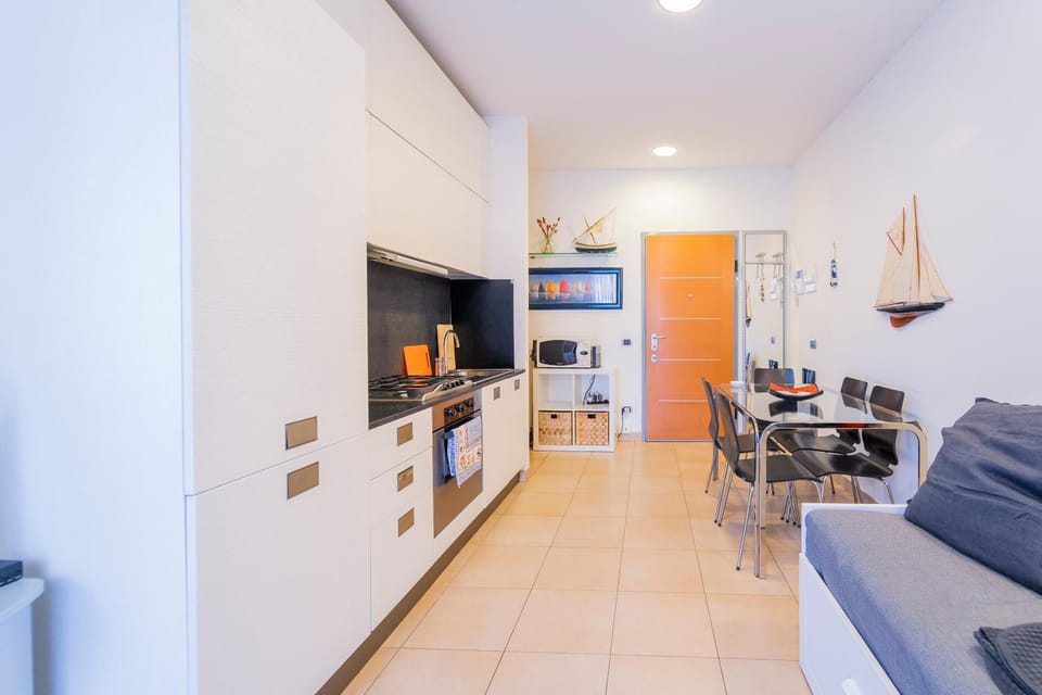 Kitchen or kitchenette, Living room, Seating area, Dining area, minibar, pet friendly, stove