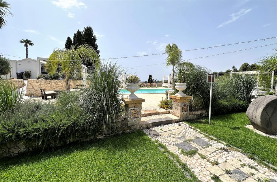 Day, Garden, Garden view, Pool view, Swimming pool, sunbed