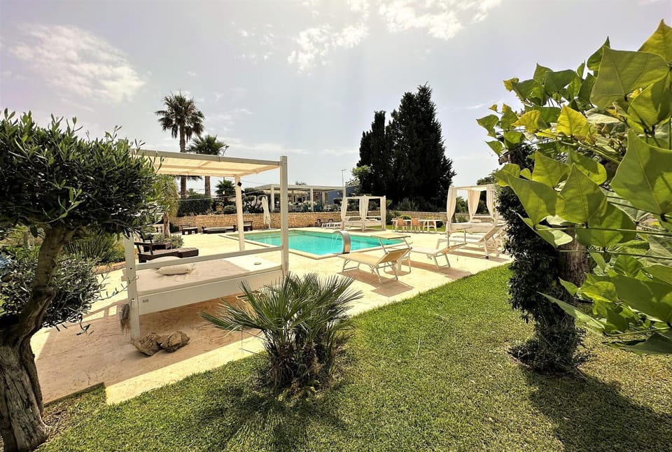 Day, Garden, Garden view, Pool view, Swimming pool, sunbed
