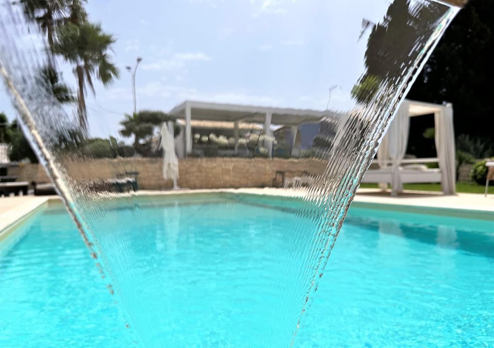 Property building, Day, Pool view, Swimming pool
