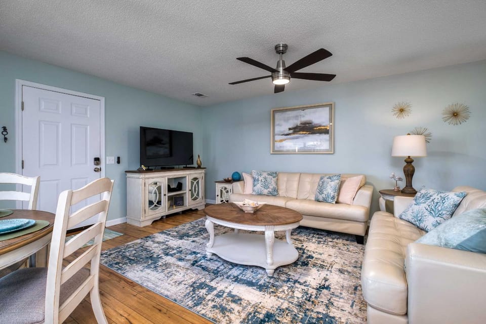 < 1 Mi to Ocean: North Myrtle Beach Condo House in North Myrtle Beach