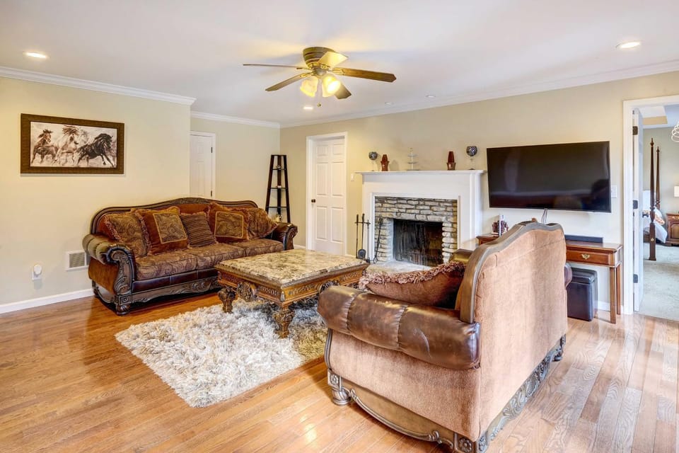 Louisville Area Home: Deck, Fire Pit, Creek! House in Jefferson County