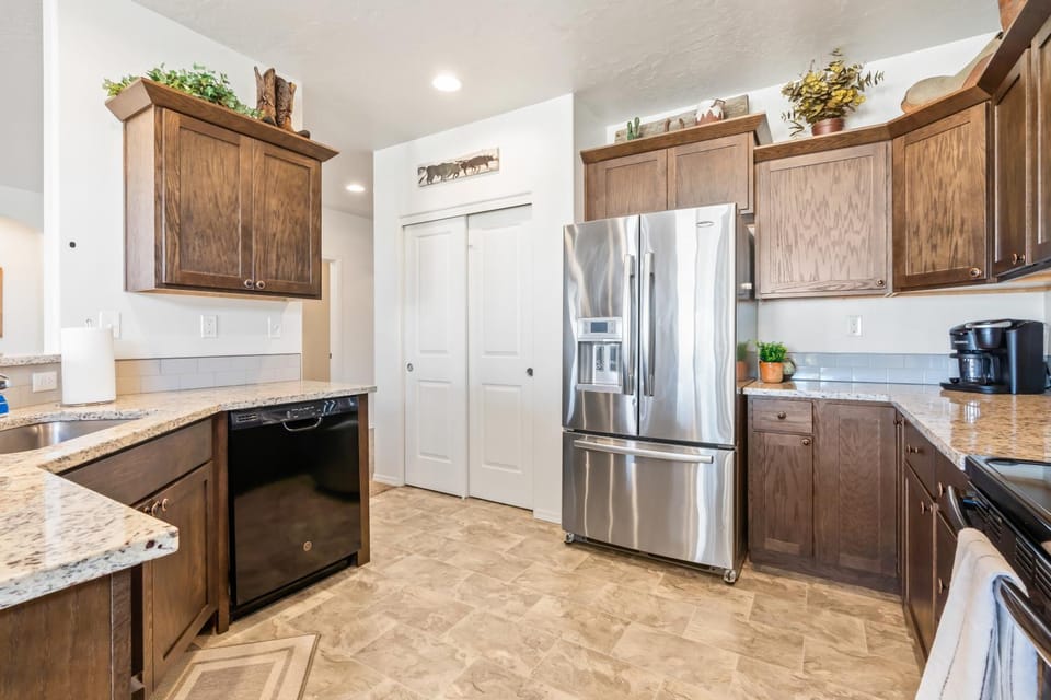 dishwasher, stove, kitchen