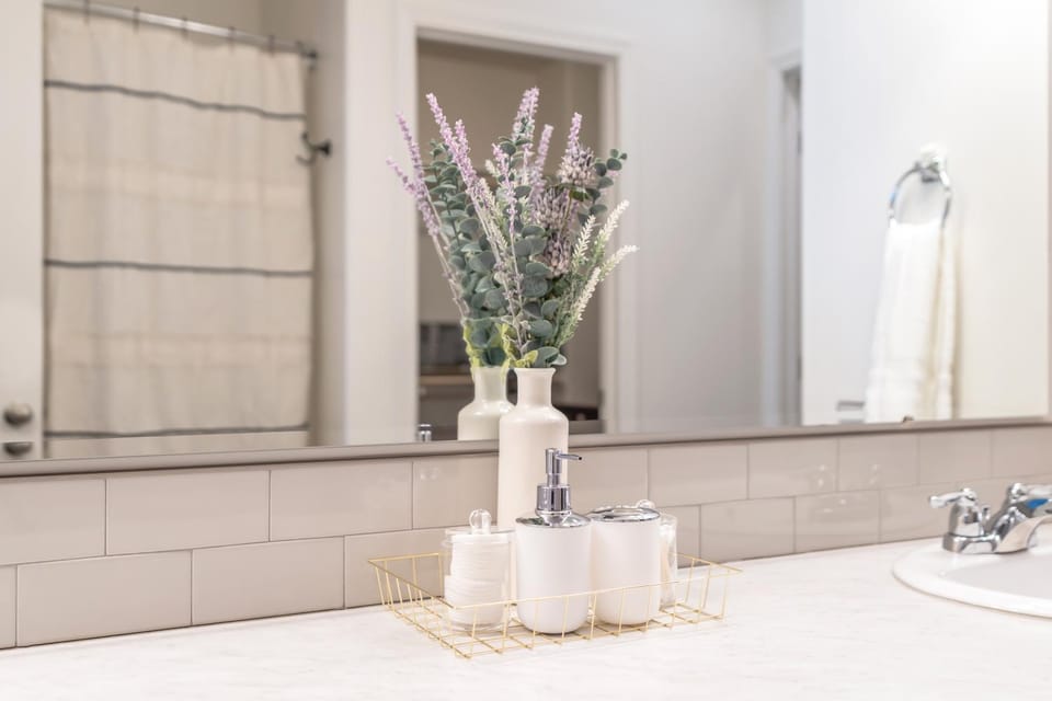 Bathroom, Decorative detail