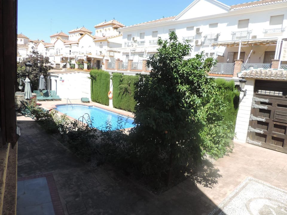 Garden, Swimming pool