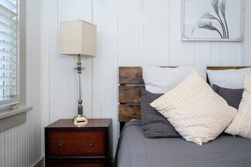 Rustic and Cozy APT with All Amenities near Monterey Apartment in Salinas