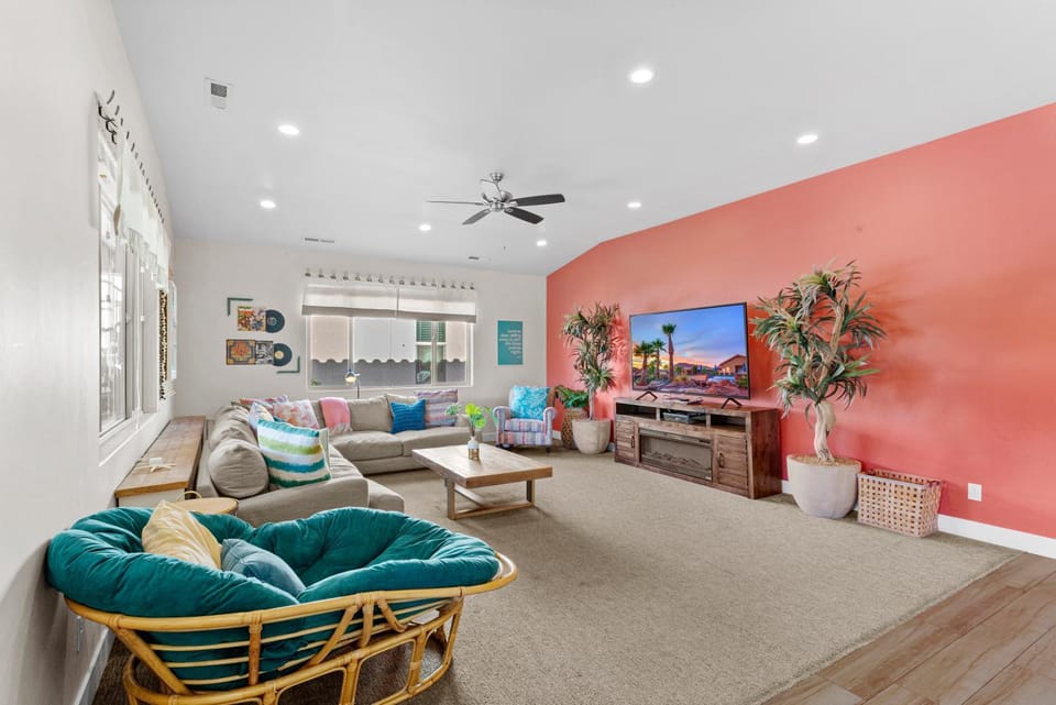 PV 110 Themed Rooms, PS4, Ping Pong, Pack n` Play, Electric Fire Place, Games, and More House in Santa Clara