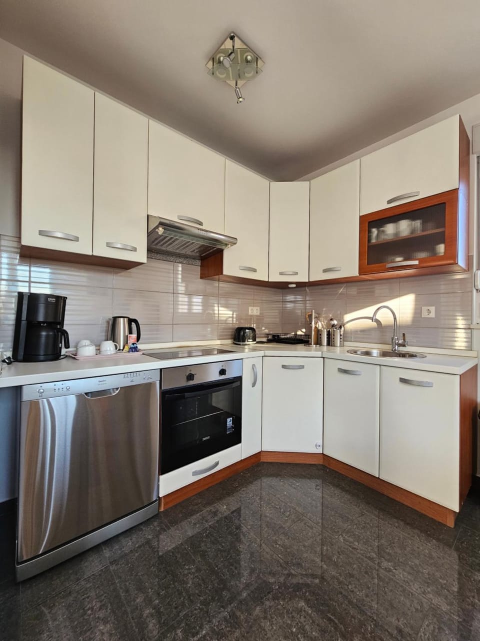 dishwasher, pet friendly, kitchen