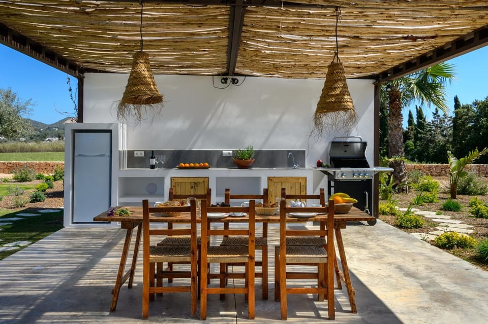 Patio, Day, BBQ facilities, Garden, Kitchen or kitchenette, Dining area, Garden view, oven