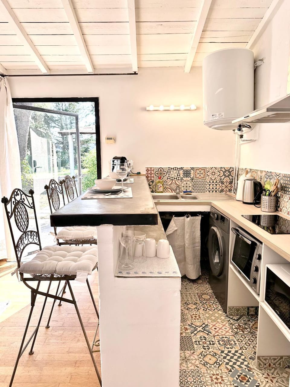 CASA AZUL - jardin, calme, tennis Apartment in Nimes