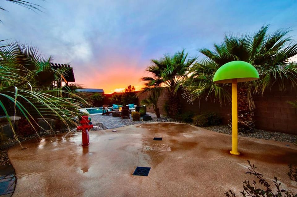 Sand Hollow 3334 BBQ Grill, Private Splash Pad, Hot tub and Pool House in Hurricane
