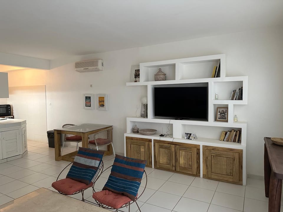 TV and multimedia, Living room, Dining area