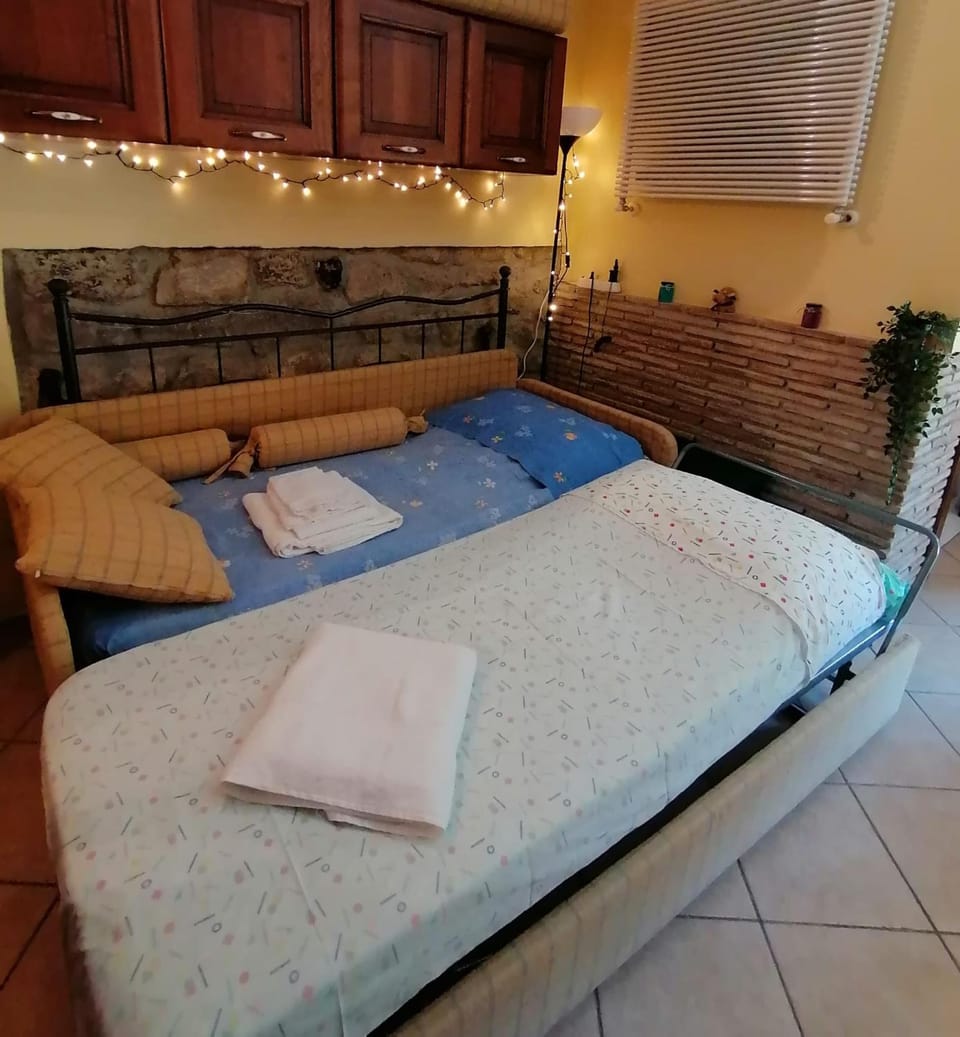 Living room, heating, towels