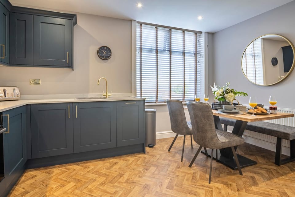 Coffee/tea facilities, Kitchen or kitchenette, Dining area