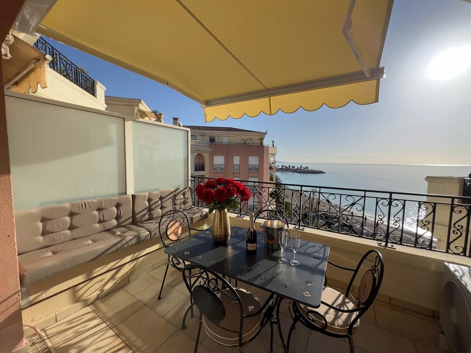 View (from property/room), Balcony/Terrace, Sea view