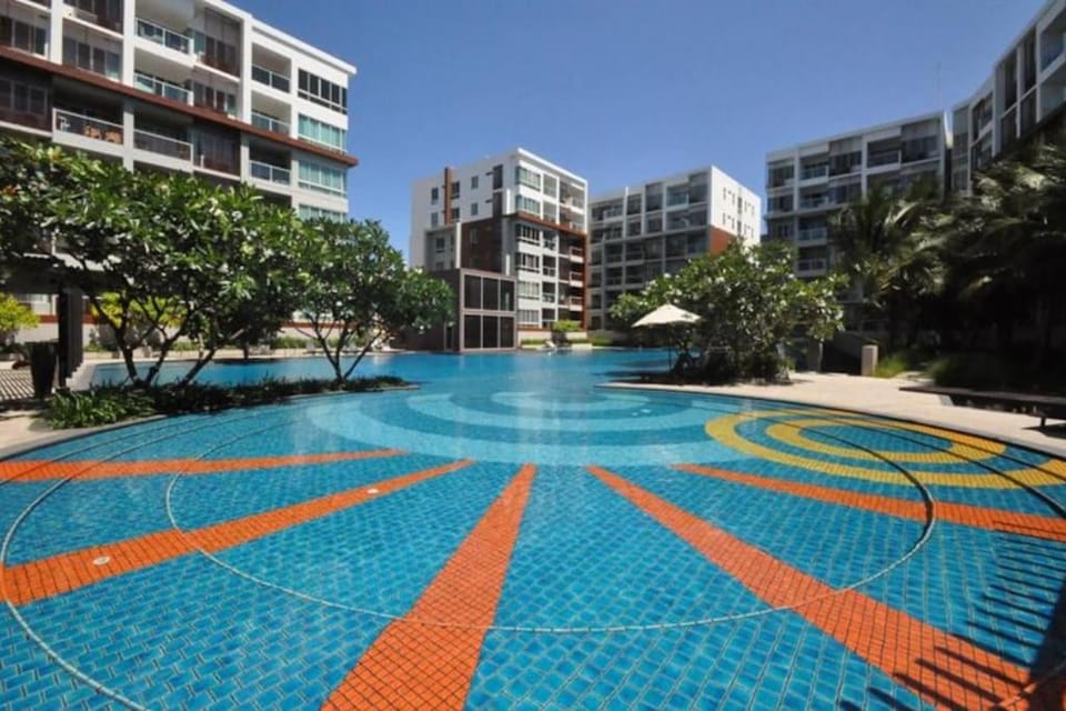 Swimming pool, Swimming pool