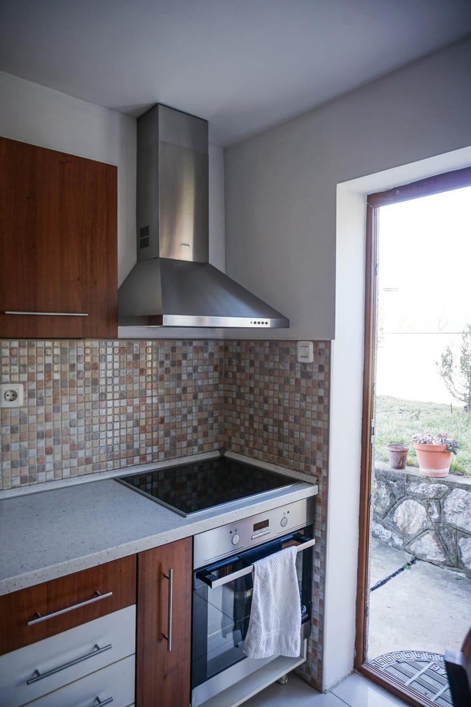Kitchen or kitchenette, pet friendly, stove