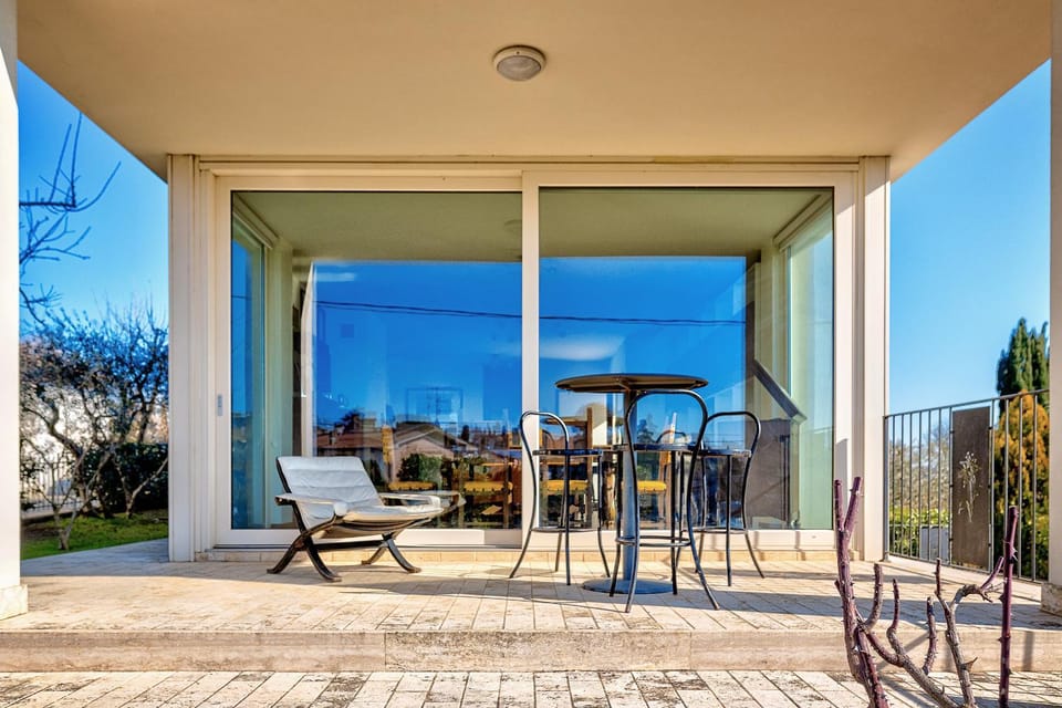 Patio, Garden, Living room