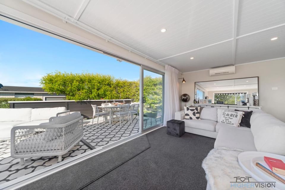 Balcony/Terrace, Living room
