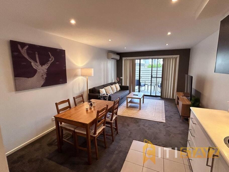 Relaxing Oasis in Bruce -1bd 1bth 1 carsp Apt Apartment in Canberra